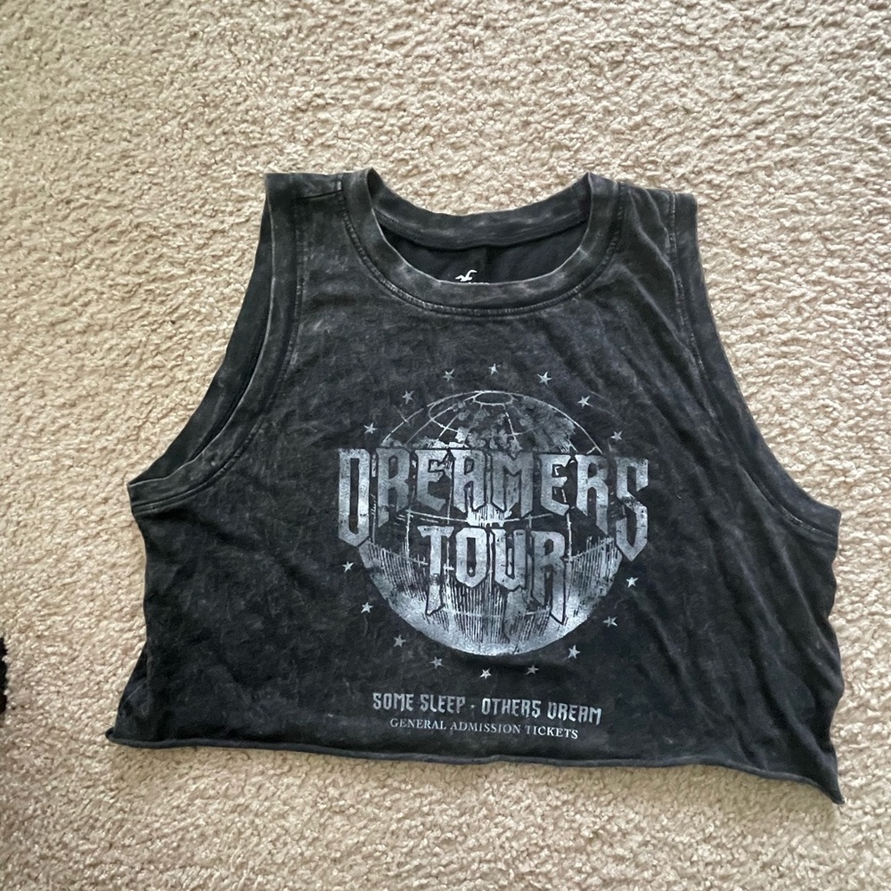 Crop graphic tank